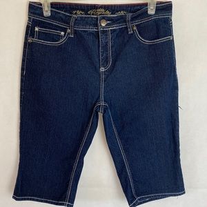 Royalty Capri jeans women size 14 dark wash